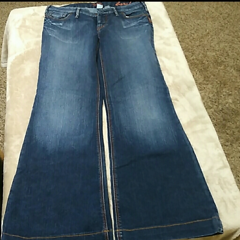 Silver Jeans Sarah Boot Cut size 31/34